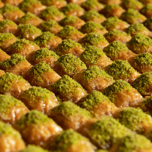 Oclava Homemade Pistachio Baklava 97 oz (2.75 kg) Tray - Ev Baklavasi | TG Gourmet